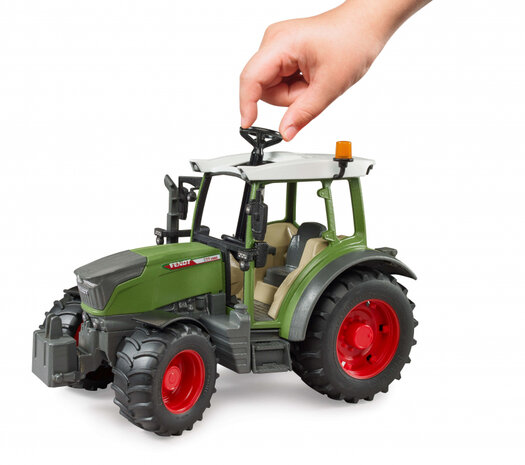 Fendt Vario 211 Traktor 1:16 mit Frontgewicht und Lenkstange gr&uuml;n