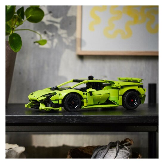 LEGO Technic 42161 Lamborghini Huracan Technic