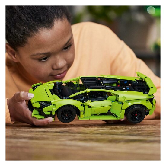 LEGO Technic 42161 Lamborghini Huracan Technic