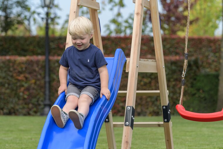 Ava Spielplatz aus Holz mit anthrazitfarbener Rutsche