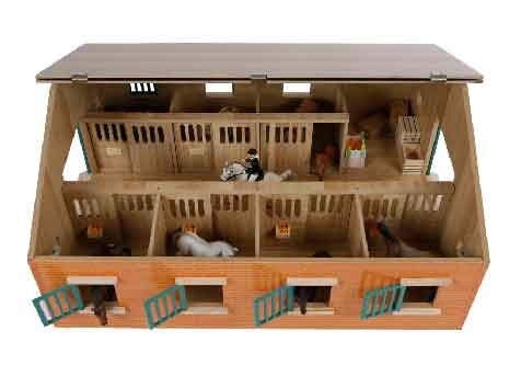 Kids Globe Set Holz-Pferdestall mit 7 Boxen + Grasmatte 1:24