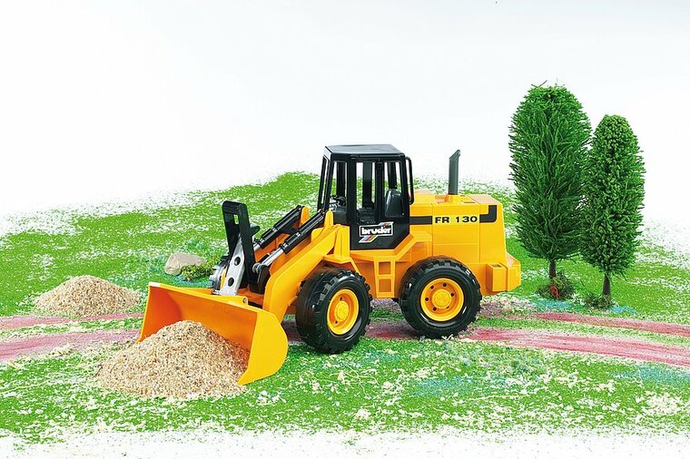 Bruder Fiat FR 130 Radlader mit kippbarer Schaufel, 40 cm, 1:16
