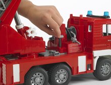 MAN TGA Feuerwehr mit Drehleiter, Wasserpumpe und Light and Sound Module (Trucks) inkl. Batterie