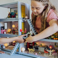 Lundby Set - Puppenhausfamilie &#039;Nikki&#039; (5-teilig)