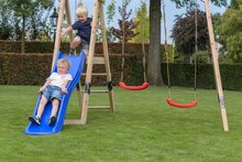 Holzspielplatz Ava mit apfelgr&uuml;ner Rutsche