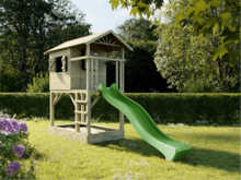 Holzspielhaus Baumhütte mit Sandkasten und apfelgrüner Rutsche - Prestige Garden