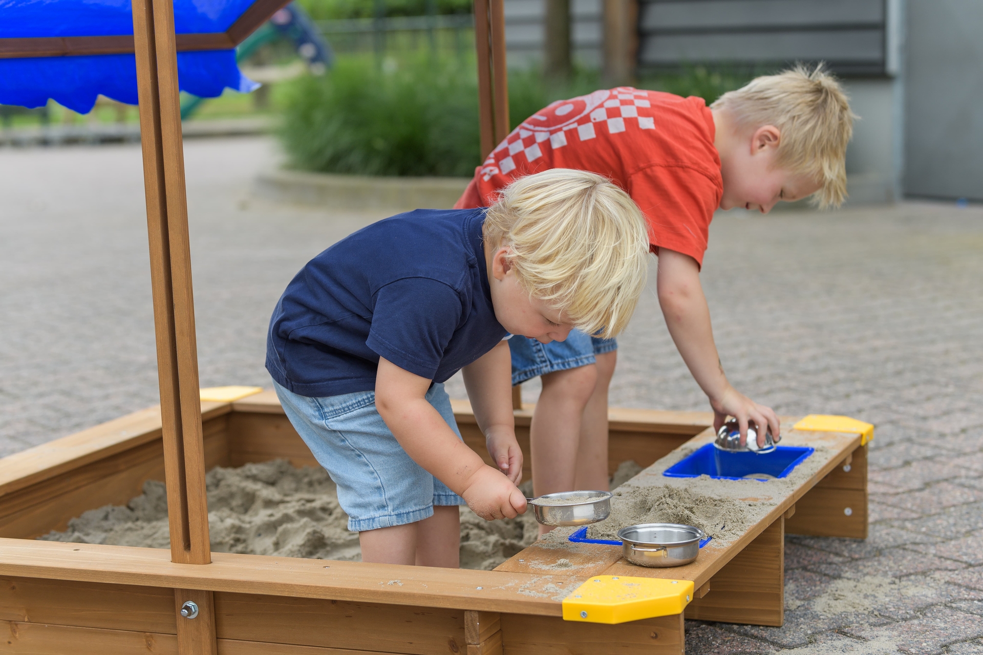 https://spielzeug-betuwe.de/Files/10/327000/327726/ProductPhotos/Source/2105345031.jpg
