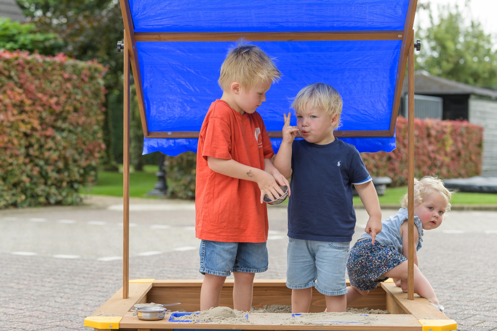 https://spielzeug-betuwe.de/Files/10/327000/327726/ProductPhotos/Source/2105345034.jpg